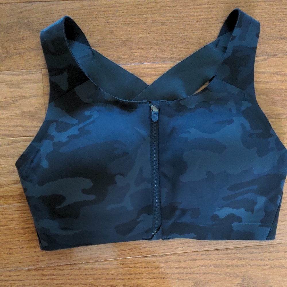 Lululemon black camo elite sport bra zip front 32DD